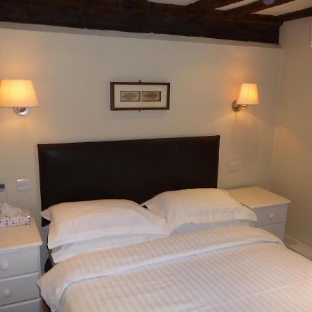 The George Hotel Henfield Esterno foto