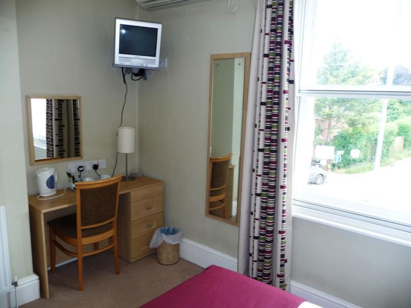 The George Hotel Henfield Esterno foto