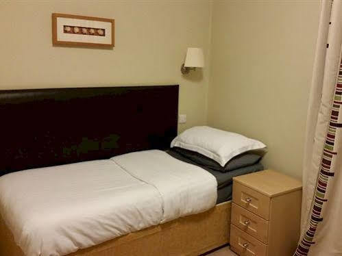 The George Hotel Henfield Esterno foto